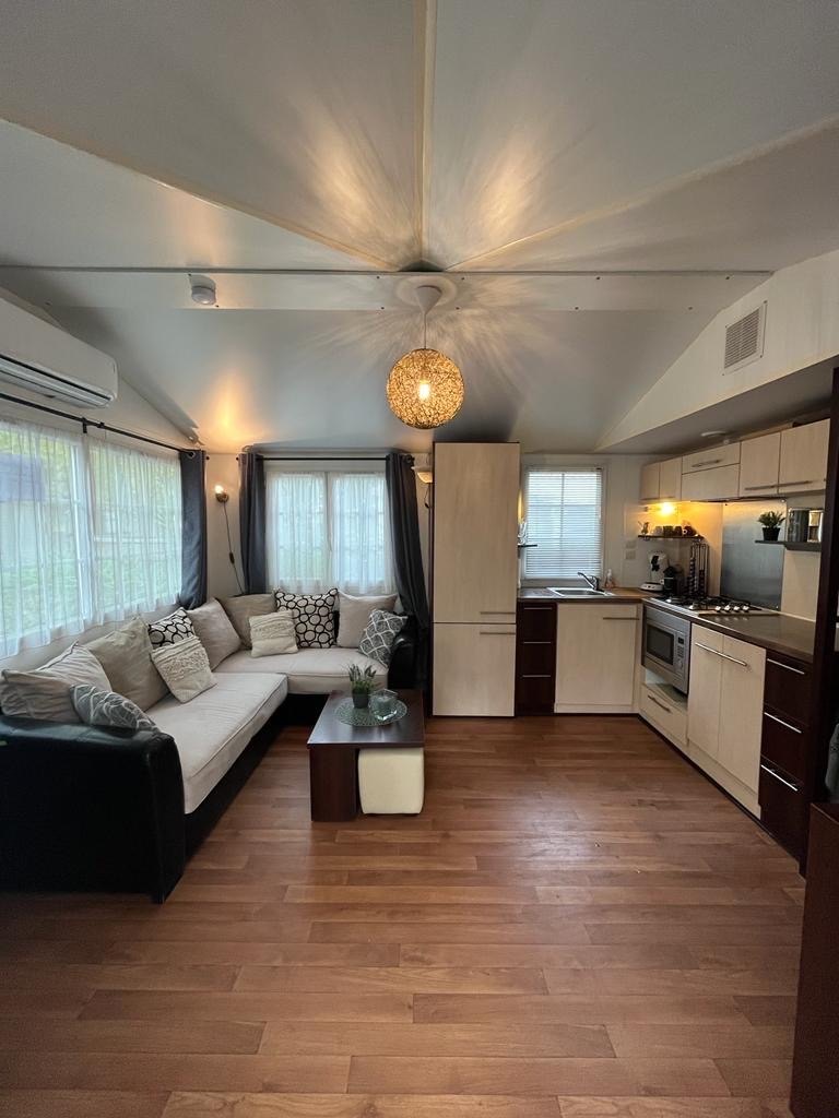 BE 115 staat 180 m van het strand. Heeft een vaatwasmachine, wasmachine, elektrische BBQ, Nespresso en een Airfryer — foto 9